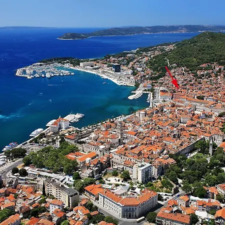 Old Town Three Bedroom Apartment Asti Mande 1 * 스플리트