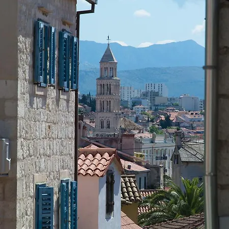 아파트 Old Town Three Bedroom Apartment Asti Mande 1 스플리트