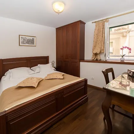 Old Town Three Bedroom Apartment Asti Mande 1 스플리트