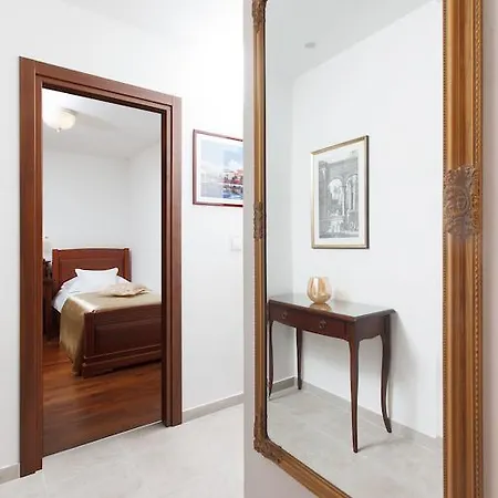 Old Town Three Bedroom Apartment Asti Mande 1 스플리트