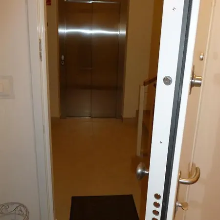 아파트 Old Town Three Bedroom Apartment Asti Mande 1 스플리트