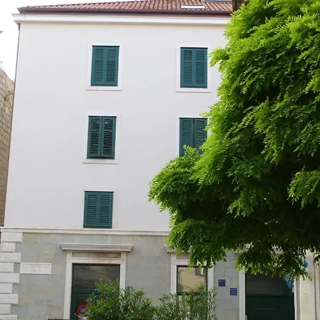 Old Town Three Bedroom Apartment Asti Mande 1 아파트