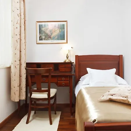 아파트 Old Town Three Bedroom Apartment Asti Mande 1 스플리트