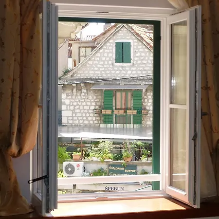 Old Town Three Bedroom Apartment Asti Mande 1 아파트 스플리트