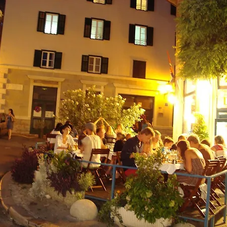 Old Town Three Bedroom Apartment Asti Mande 1 * 스플리트