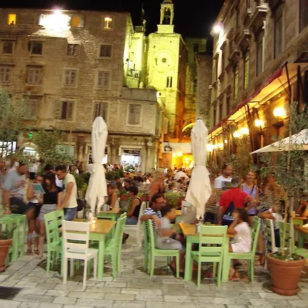 Old Town Three Bedroom Apartment Asti Mande 1 스플리트